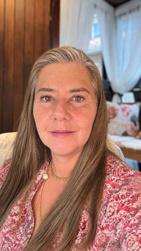 Foto de Claudia Fernandes, Terapeuta online na Unolife